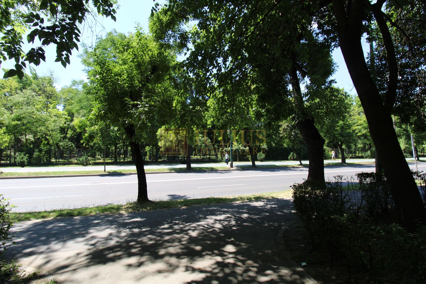 Medicina - Iulius Mall, dormitor cu pat matrimonial. - Poză 21