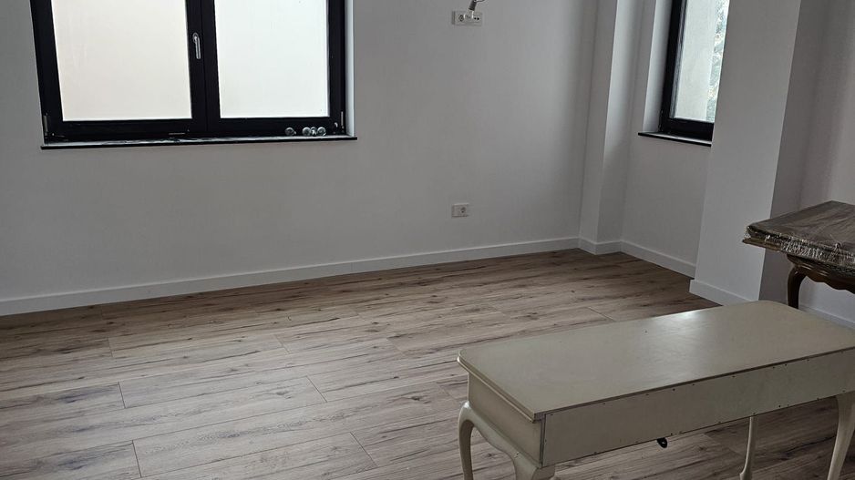 Apartament cu 2 camere de vânzare în Central, Craiova - Poză 2
