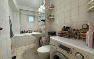 De vânzare / Închiriere – Apartament 3 camere decomandat - Poză 8