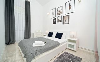 Apartament renovat in cladire istorica - Poză 13