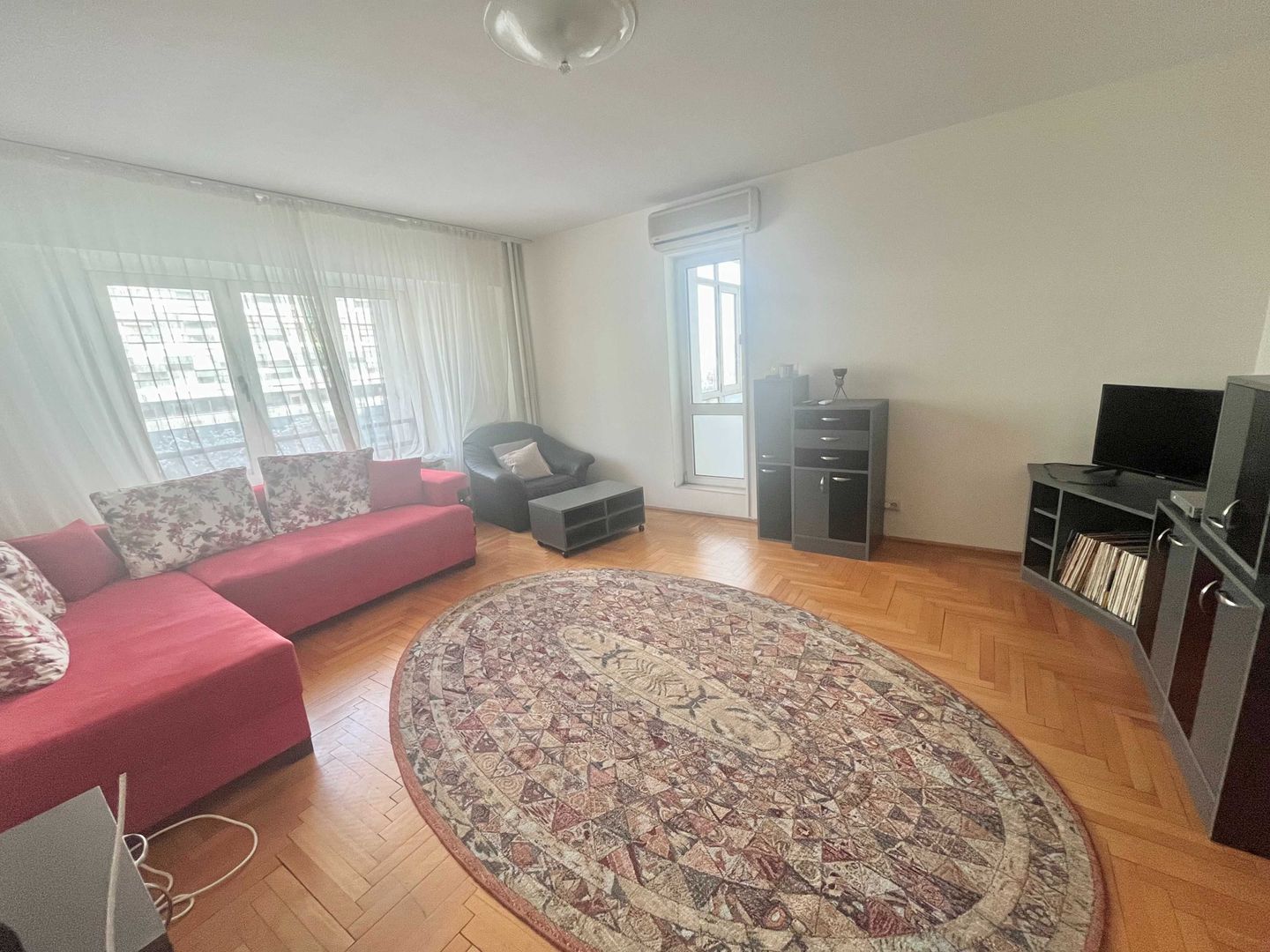 Apartament Piata Victoriei/Springtime/comision 0 - Poză 3