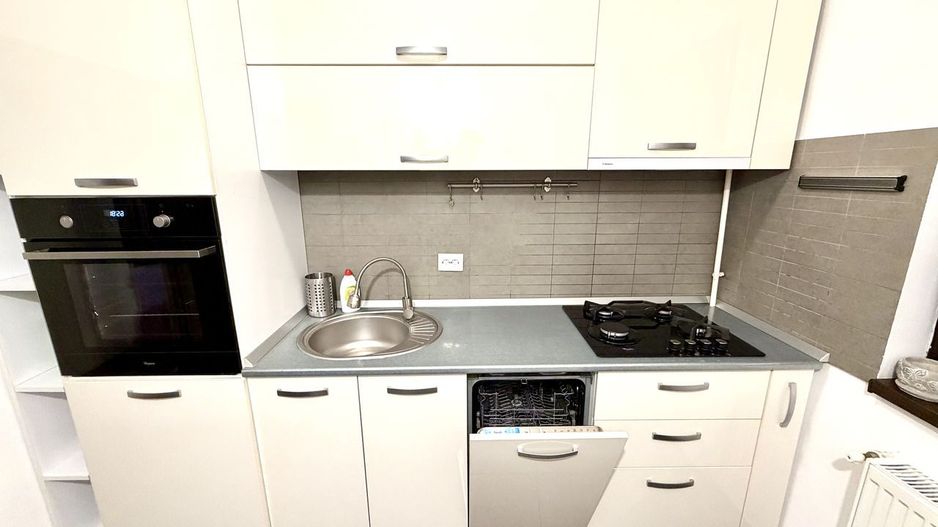 Apartament 2 cam decomandat • Metrou Leonida • Loc de parcare - Poză 6
