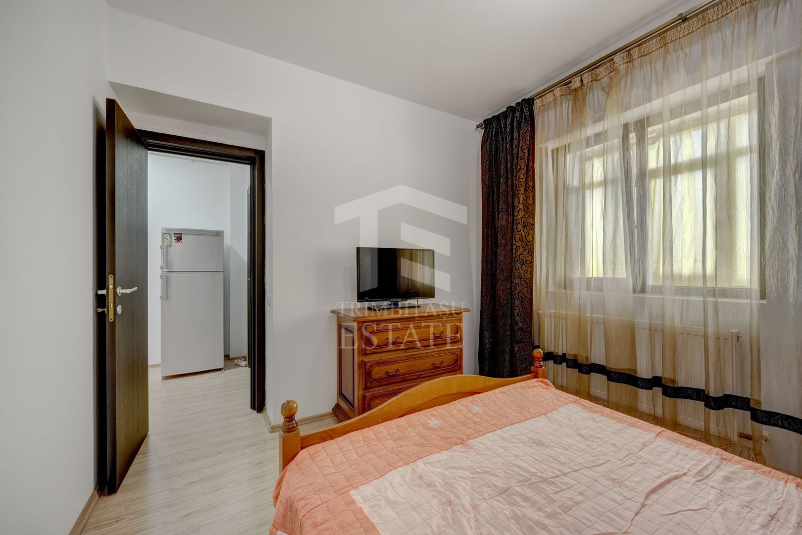 3 Camere Decomandat -  Sos. Chitilei - 2 bai - mobilat - bloc 2012 - Poză 8