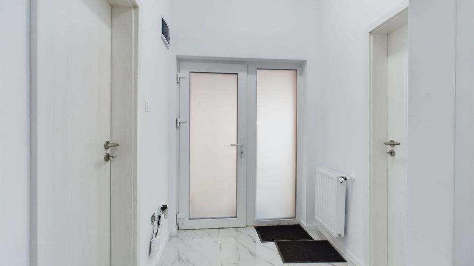 Apartament cu 8 locuri de parcare in Giroc - Poză 4
