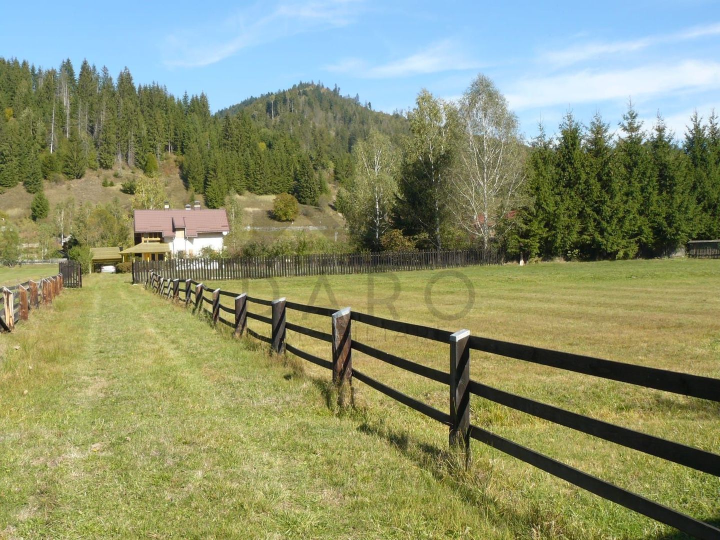 Casă cu etaj , de cărămidă, pe teren de  1680 M2, intabulat și  cu cadastru,la Neagra, jud. Mureș - Poză 2