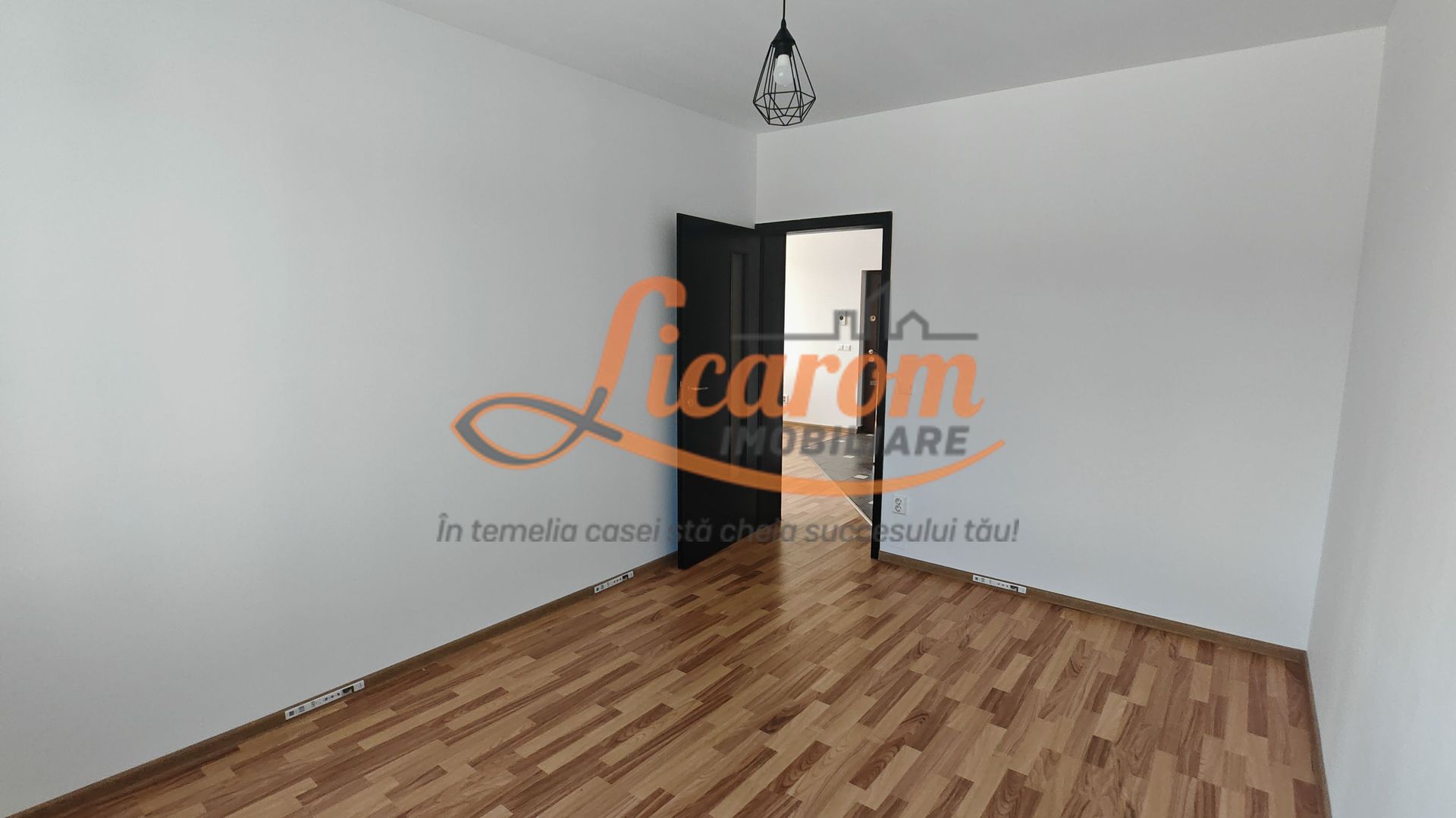 Apartament luminos 3 camere,Parter, parcare,Râșnov, Cartier Covaciu - Poză 15