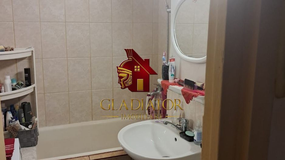 Apartament 3 camere, decomandat, zona Gara Iasi, la bulevard, nu rata - Poză 4