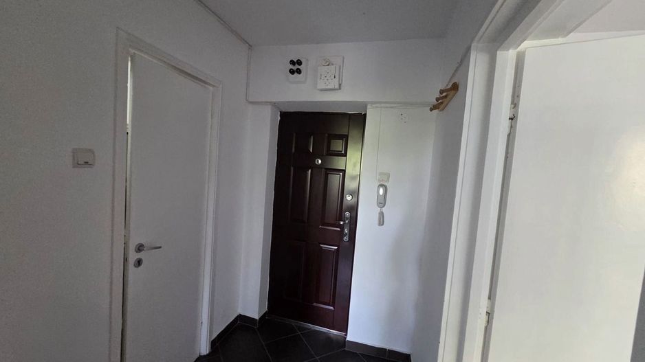 2 camere decomandat | Etaj 2/9 | Metrou Favorit - Poză 2