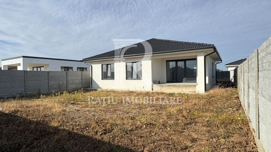De Vanzare| Casa la alb cu 4 camere | Santandrei | 155.000  € - Poză 9