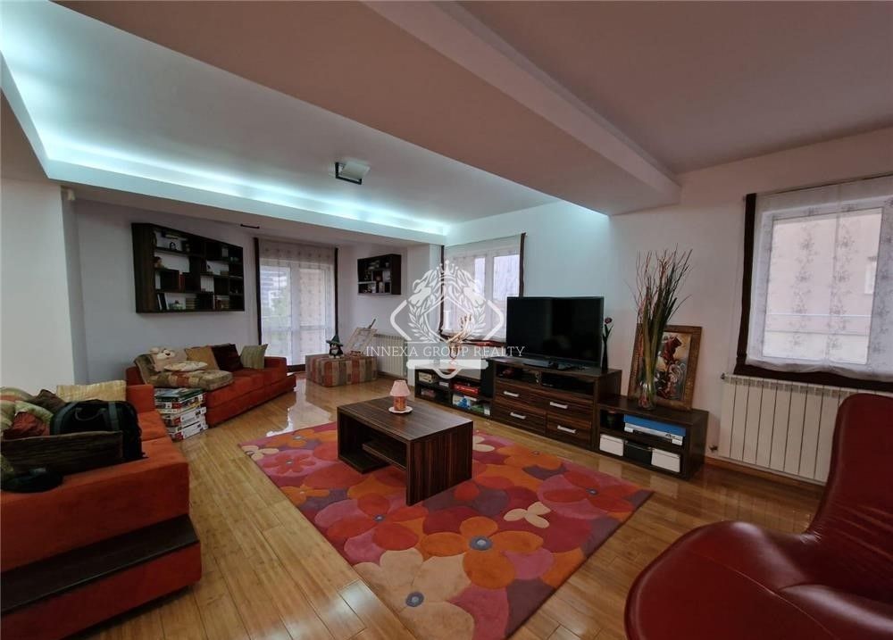 Pipera I Vila 8 camere - Poză 2