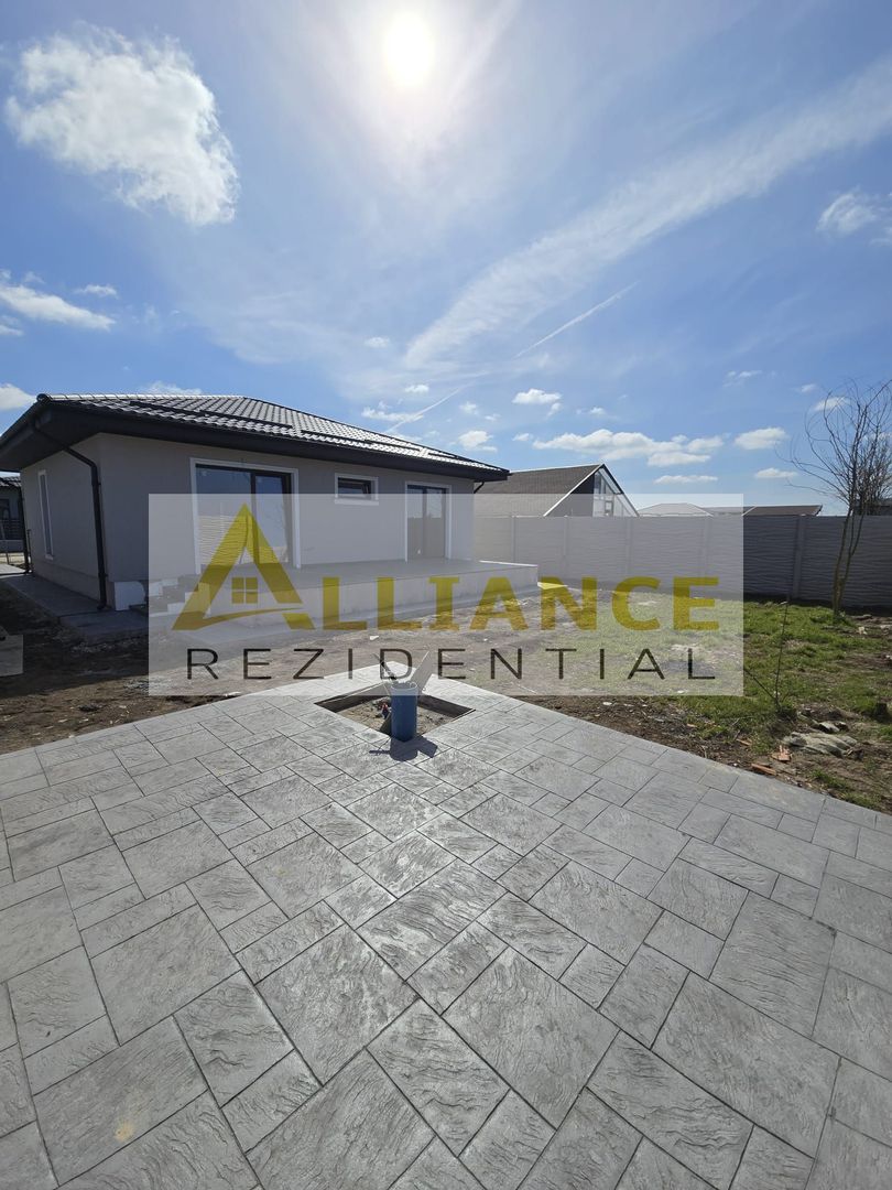 Casa 4 Camere | 200 M de Blv. | Curte amenajata - Poză 2