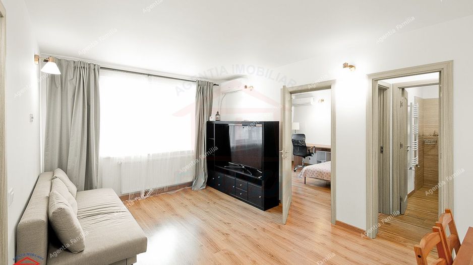 Apartament rafinat, 3 camere, complet renovat – Țiglina 2, etaj 1 - Poză 1