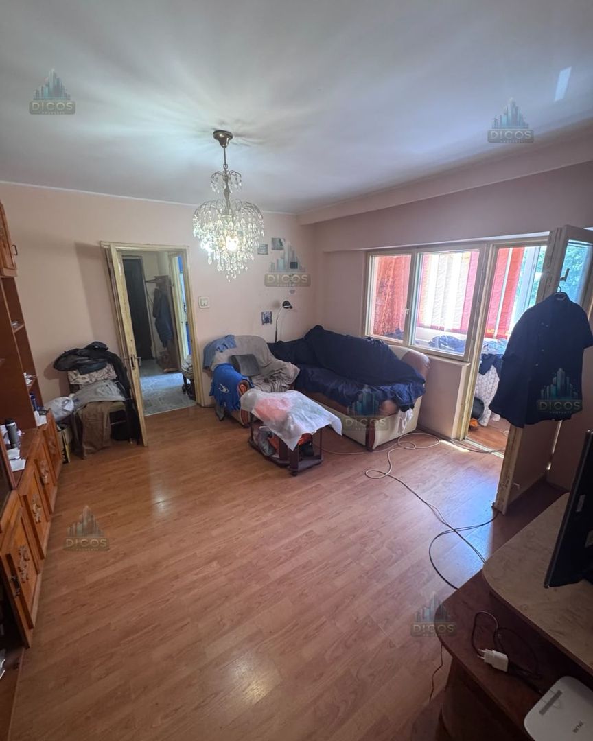 Apartament 3 camere de vânzare – Zona Centrală - Poză 8
