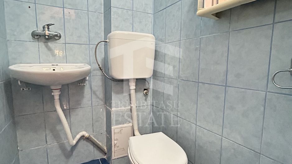 Apartament 4 camere 70 mp 2 bai centrala termica - Inel 2 - Scoala 39 - Poză 9