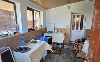 Casă de vânzare în Deleni, Iași – 3 camere, teren 2000 mp - Poză 4