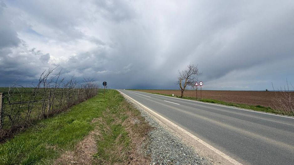 Teren de vanzare in Săcele ideal pentru silozuri, fermă 6 ha - Poză 4