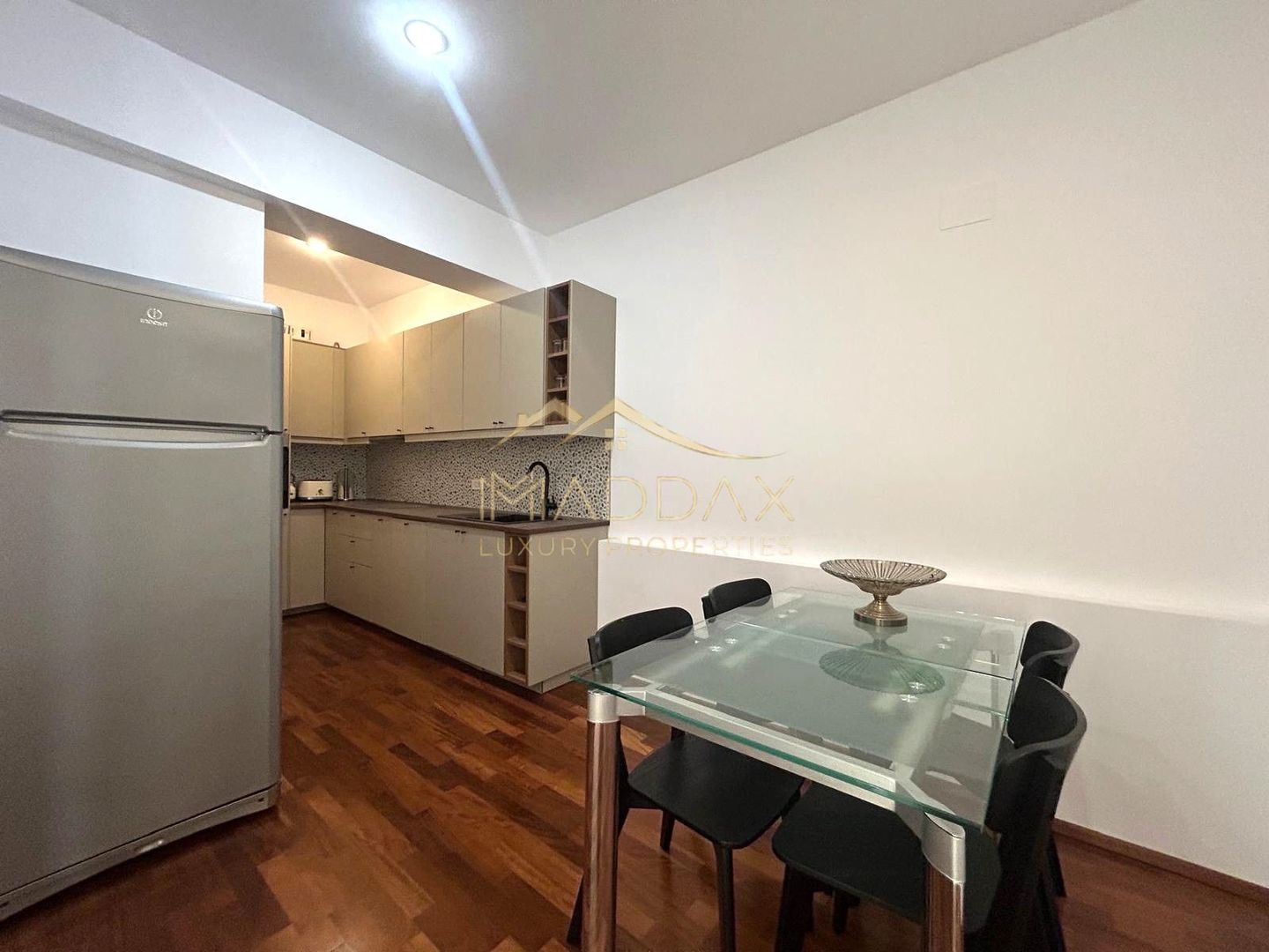 3 camere // 140mp // parcare si boxa // parc Herastrau // cartier Francez - Poză 23