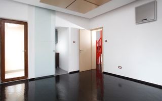 Mansardă boemă, ideală pentru industriile creative - Poză 10