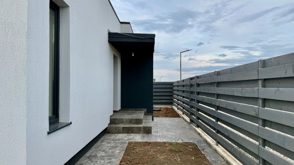 Eleganță, confort și liniște – Casă nouă în Balotești - Poză 18