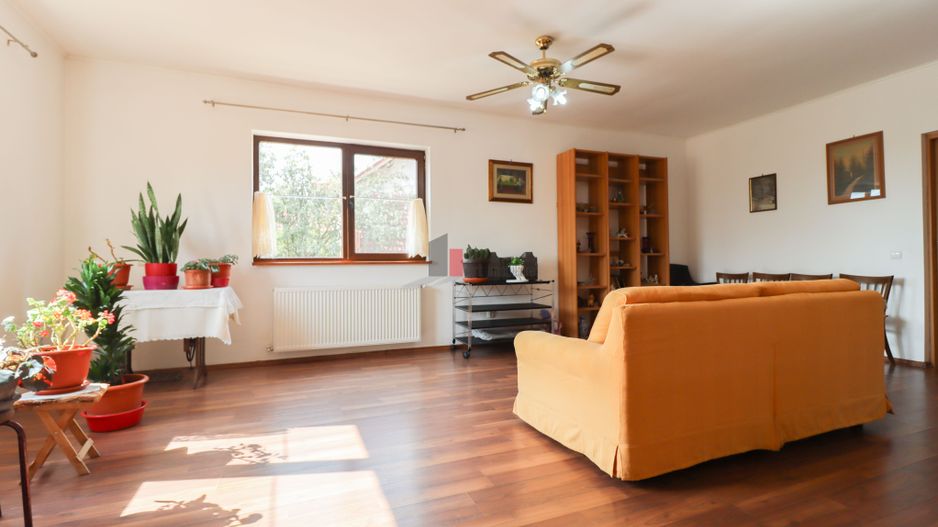 Vila "SEPHARA", teren 700 mp,  292 mp suprafata totala, NEGOCIABIL - Poză 8