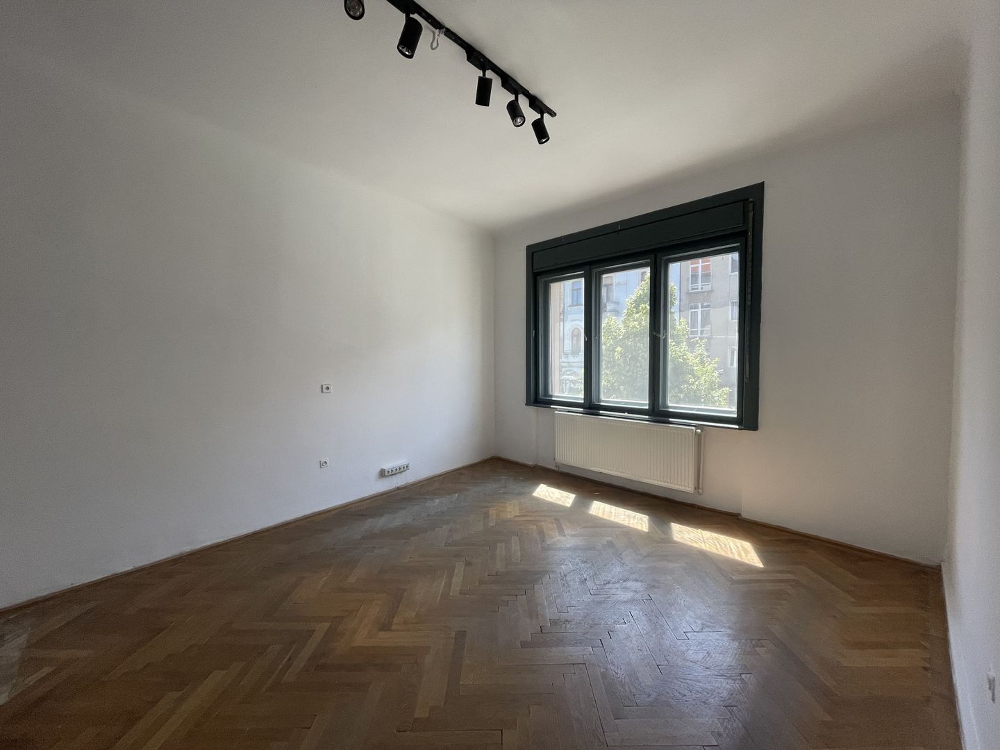 Apartament cu farmec istoric, 120 mp, în inima Clujului – Strada Eroilor - Poză 5