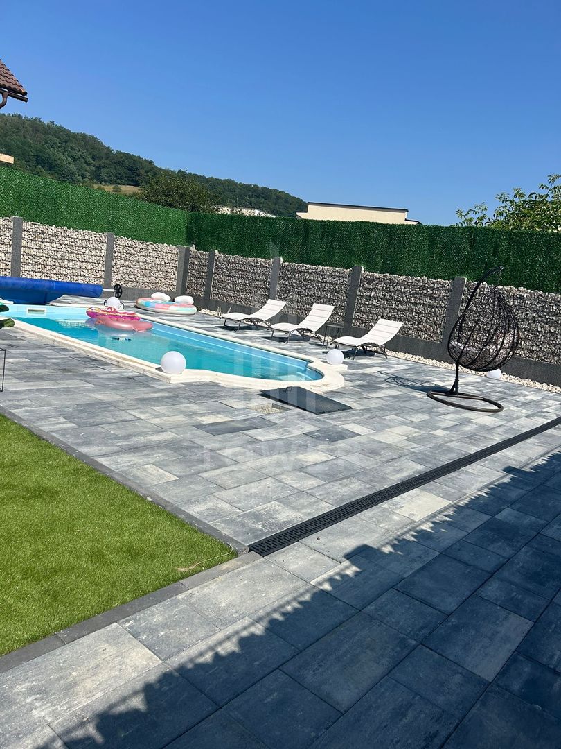 Casă de vânzare în Mediaș | Piscină | Panouri Fotovoltaice - Poză 5