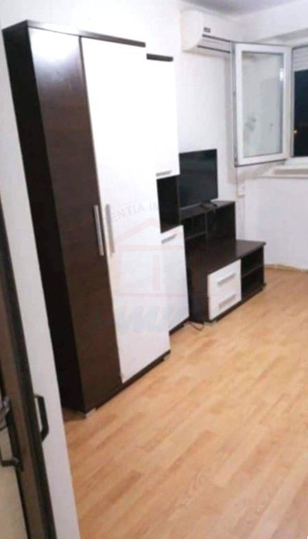 Garsoniera etaj 4, zona Micro 14, Liceul 9 - Poză 2
