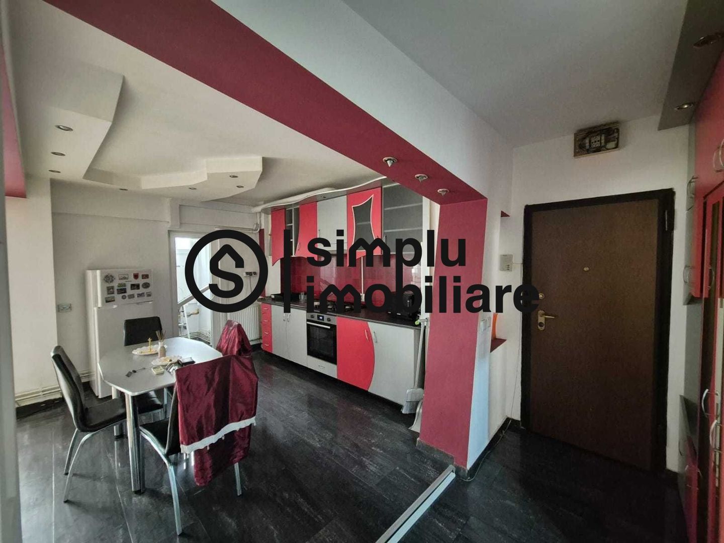 3 camere, 2 bai, Universitate -  600 Euro - Poză 1