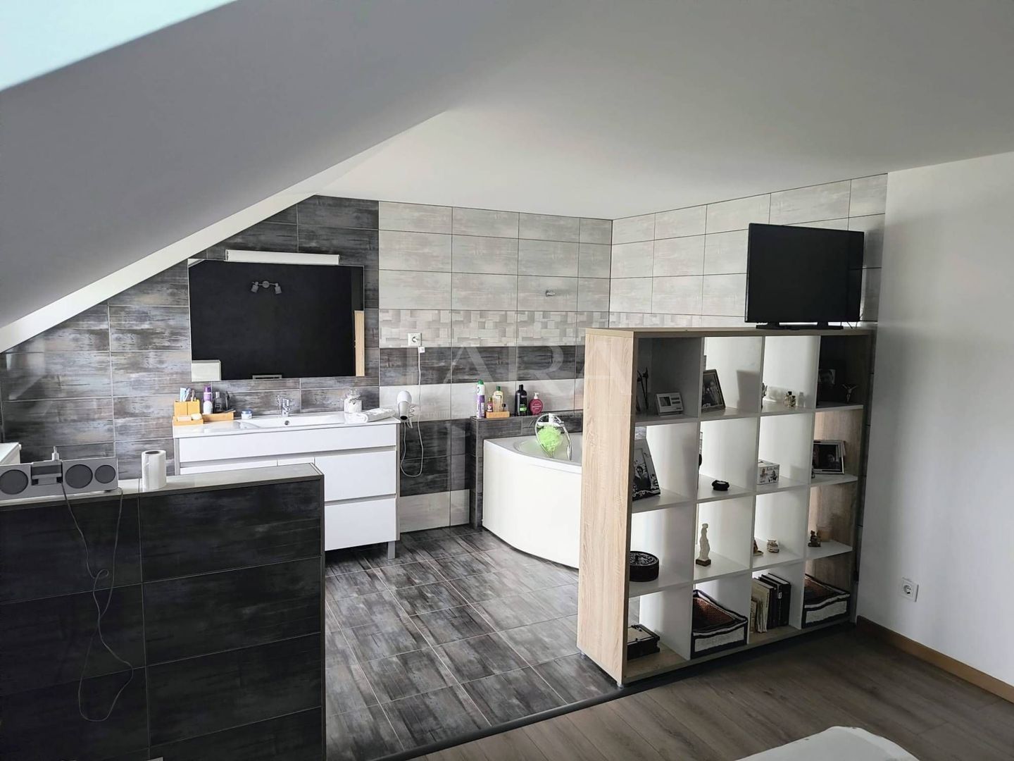 Casă cu 4 camere | Zona Borhanci | - Poză 6