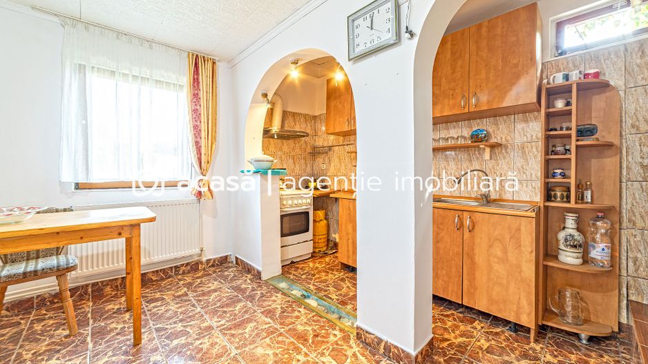 Vandut Apartament cu doua camere, central, la parter. - Poză 5