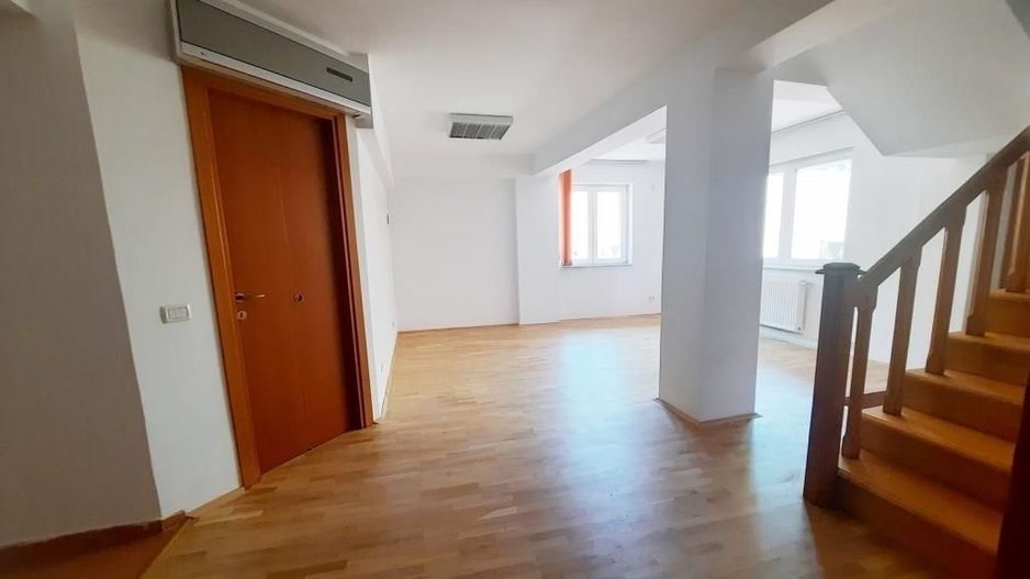 Duplex P+1 in bloc 2013 in Precupetii Vechi nr 65, 4 camere, curte - Poză 2