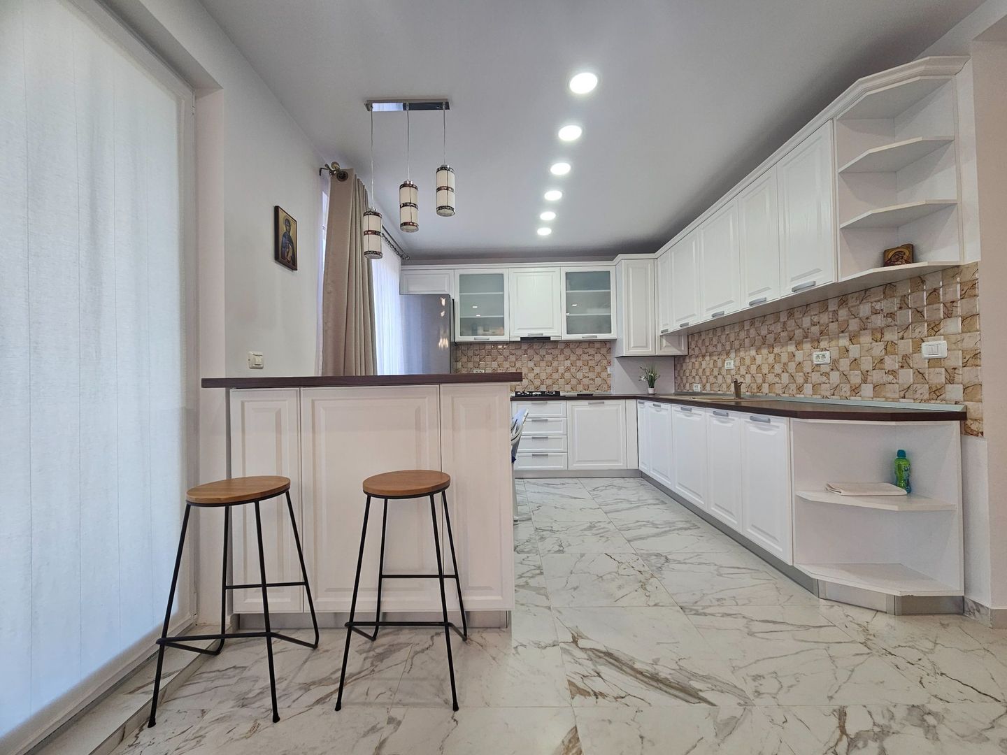 Casa de inchiriat cu  curte 500 metri Baneasa Aviatiei recent renovata - Poză 1