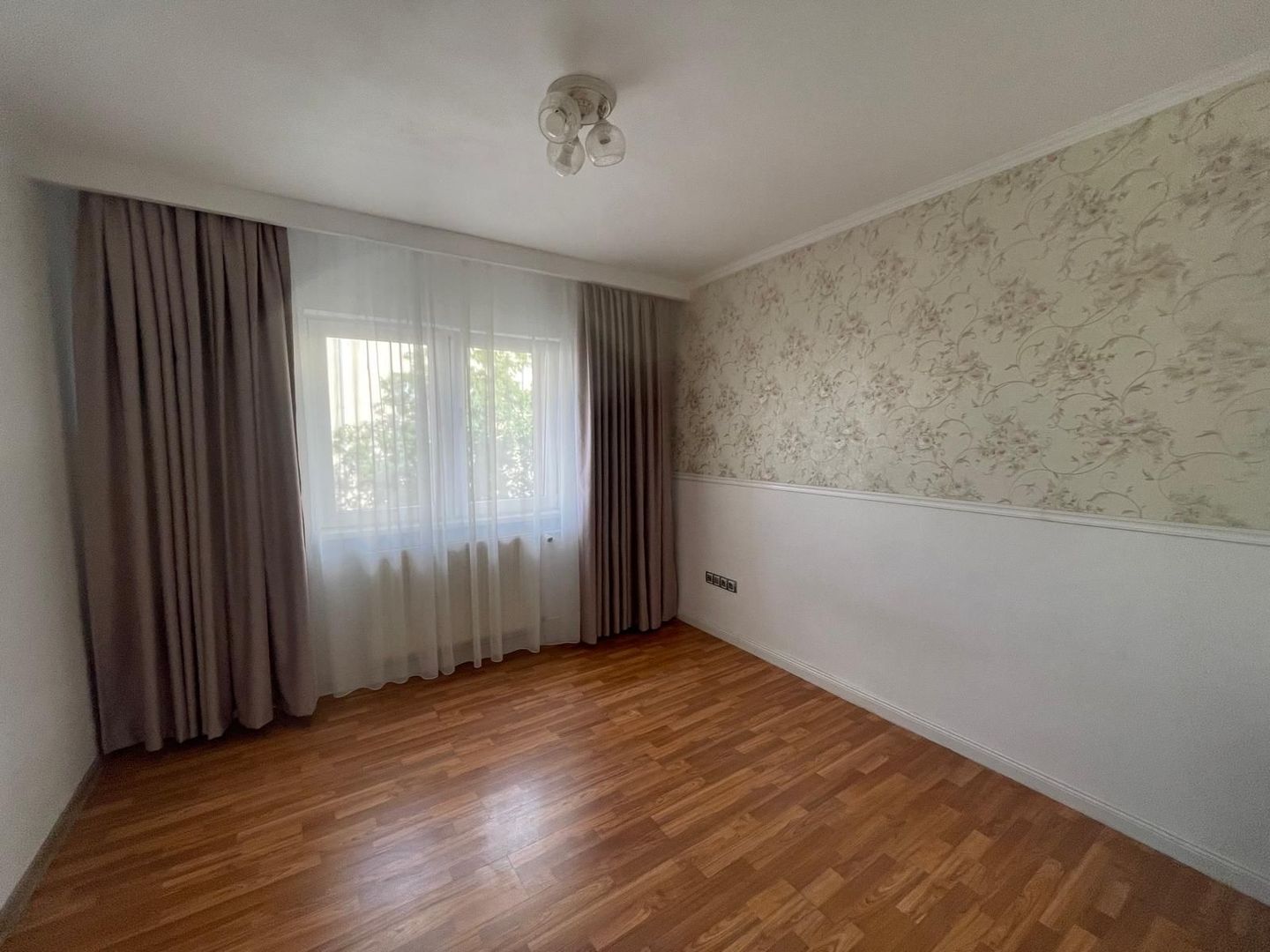 Ap. 3 camere complet mobilat,etaj 2 – Iosia-Pret 119.500 euro neg - Poză 6