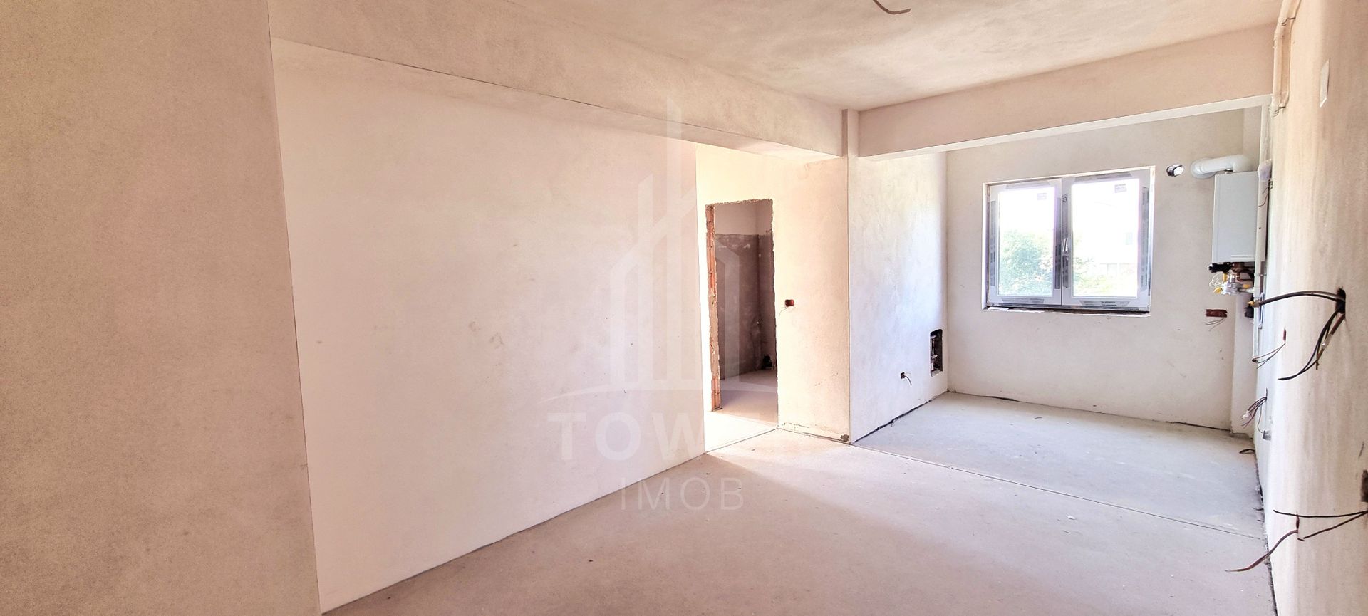 De Vânzare - Apartament 3 camere - Etaj 1 - Poză 2