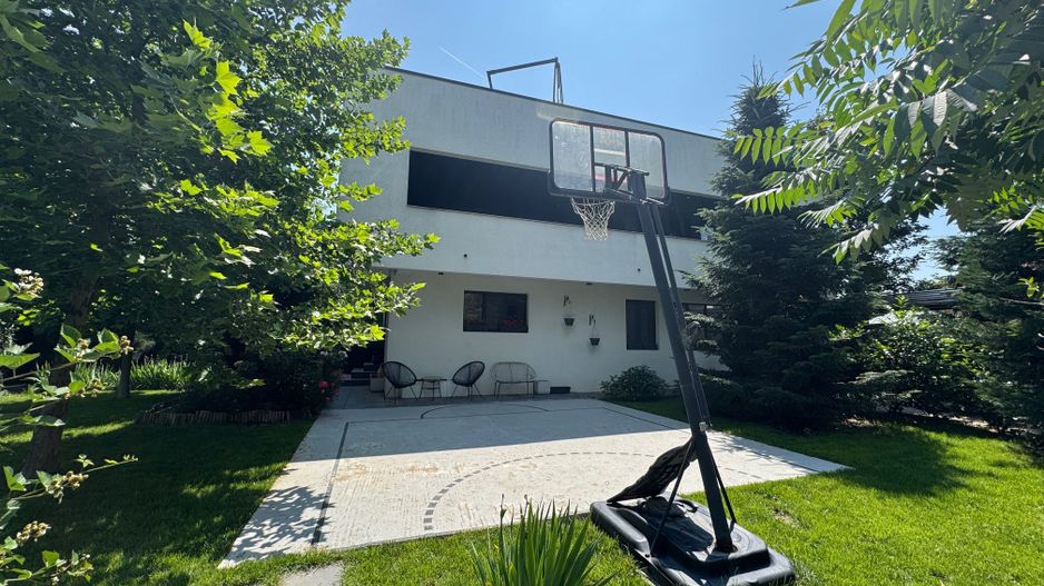 Vila de LUX Tunari, 214m2 utili, 600 curte - Poză 1