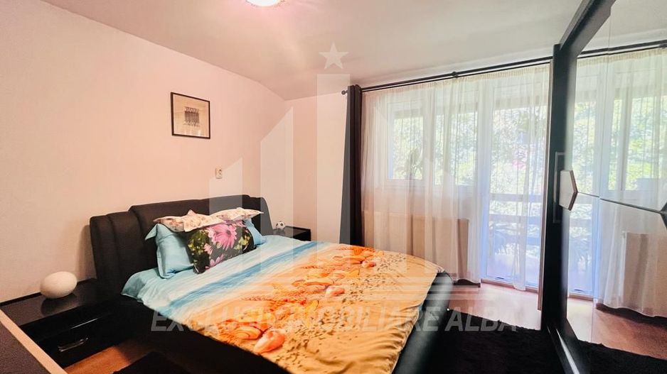 Apartament 3 camere in Cetate cu loc de parcare, curte si boxa - Poză 6