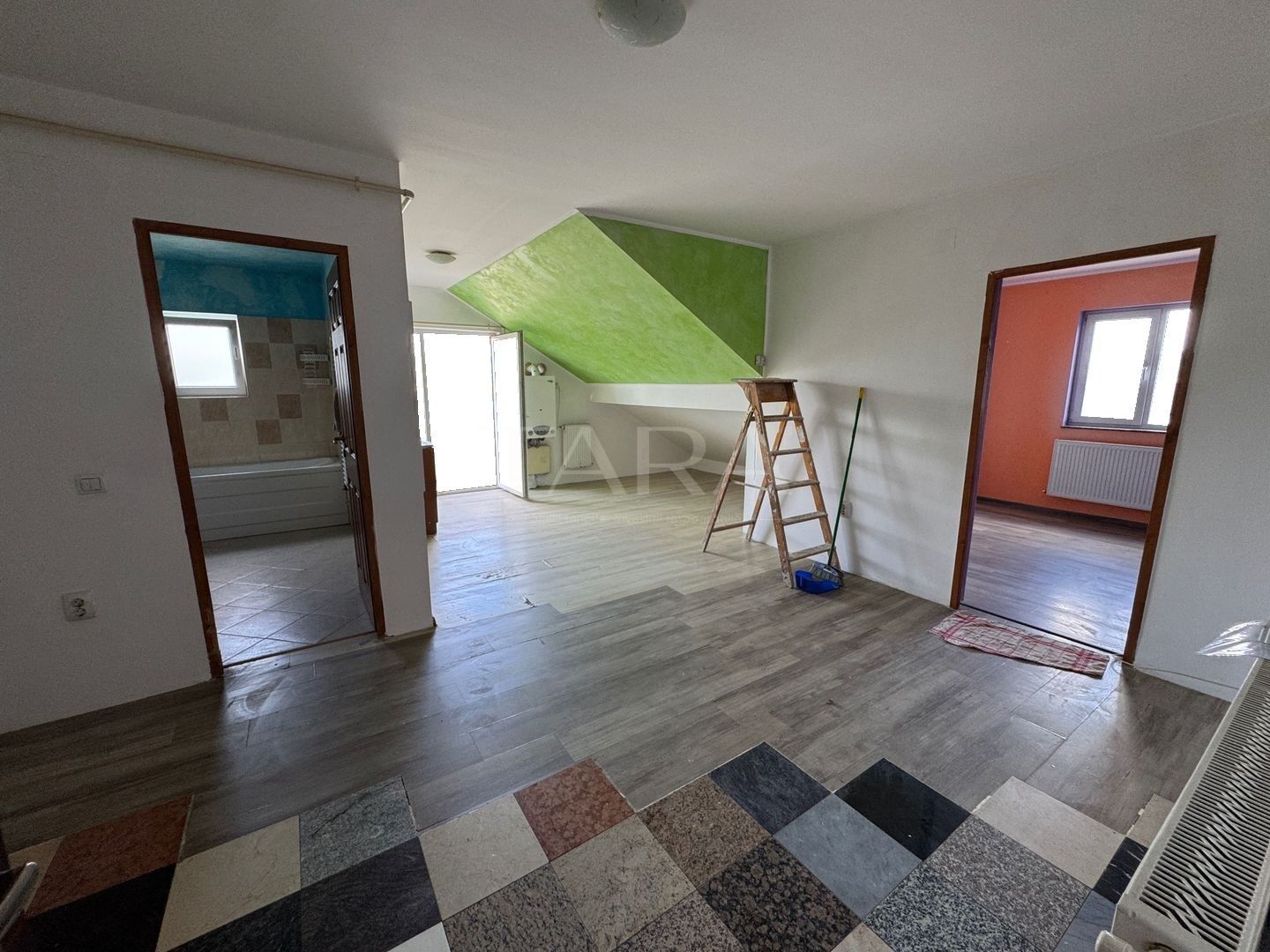Apartament cochet cu dormitor separat și parcare – Zona Florilor. - Poză 1