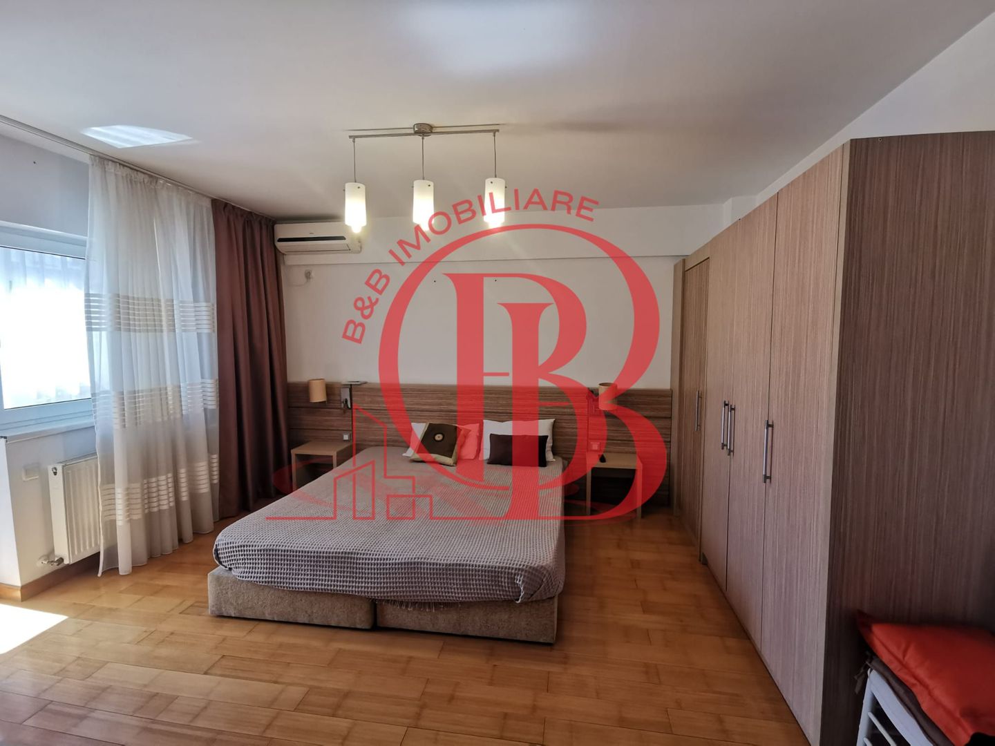 Garsoniera spatioasa mobilata si utilata ideala pt investitie - Poză 12