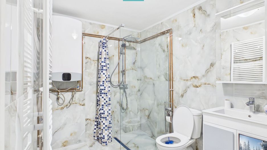 Casă 2 corpuri și 5 camere ultracentral în Curtici - Poză 7