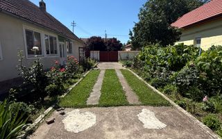 Casa Sandrei , teren 1414 mp, strada asfaltata - Poză 2