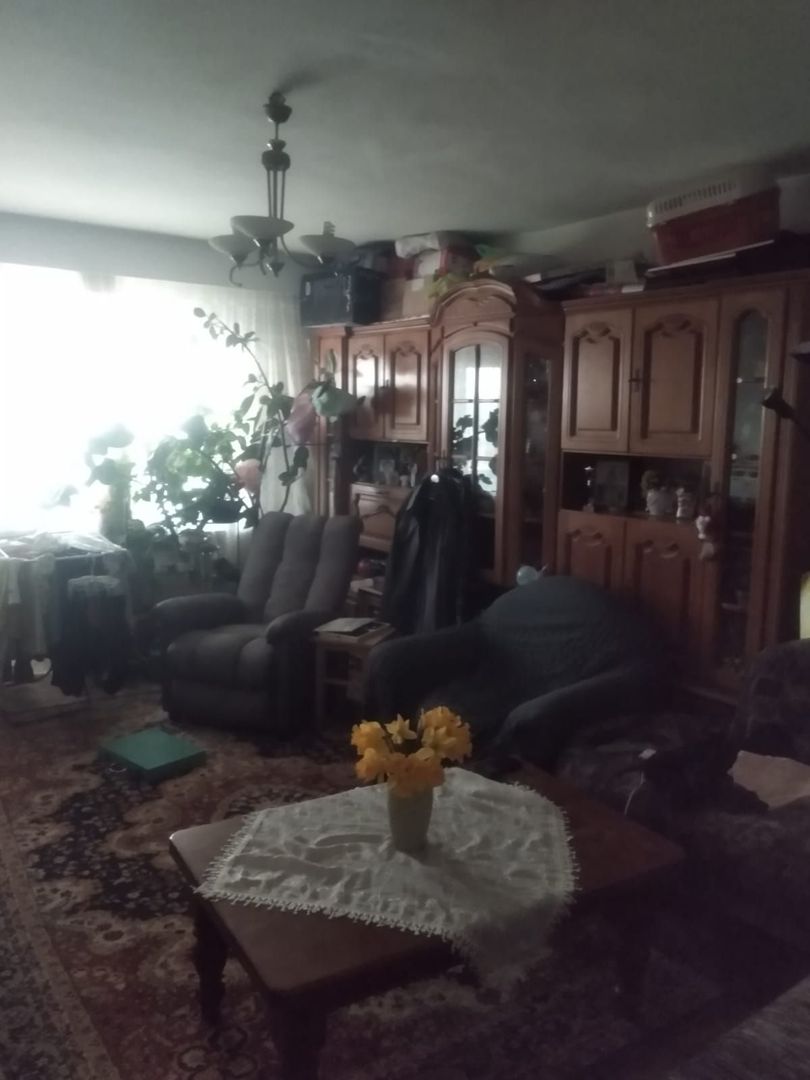 Ag EUROPA vinde apt. 2 cam. la etajul 4 in Carpati 2. - Poză 1