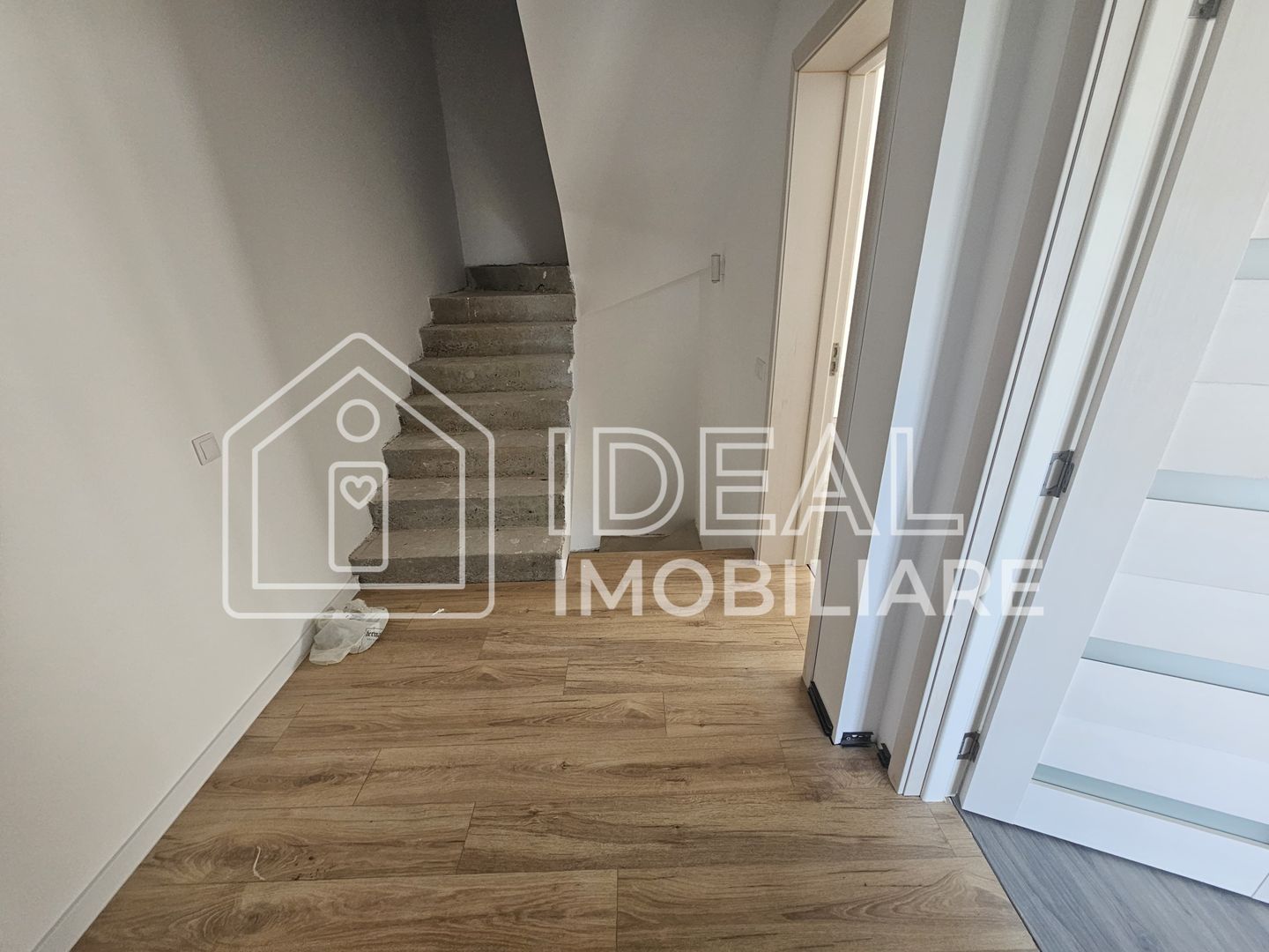 Casa cu 4 camere LA CHEIE in Calea Cisnadiei, zona Casa de Apa - Poză 7