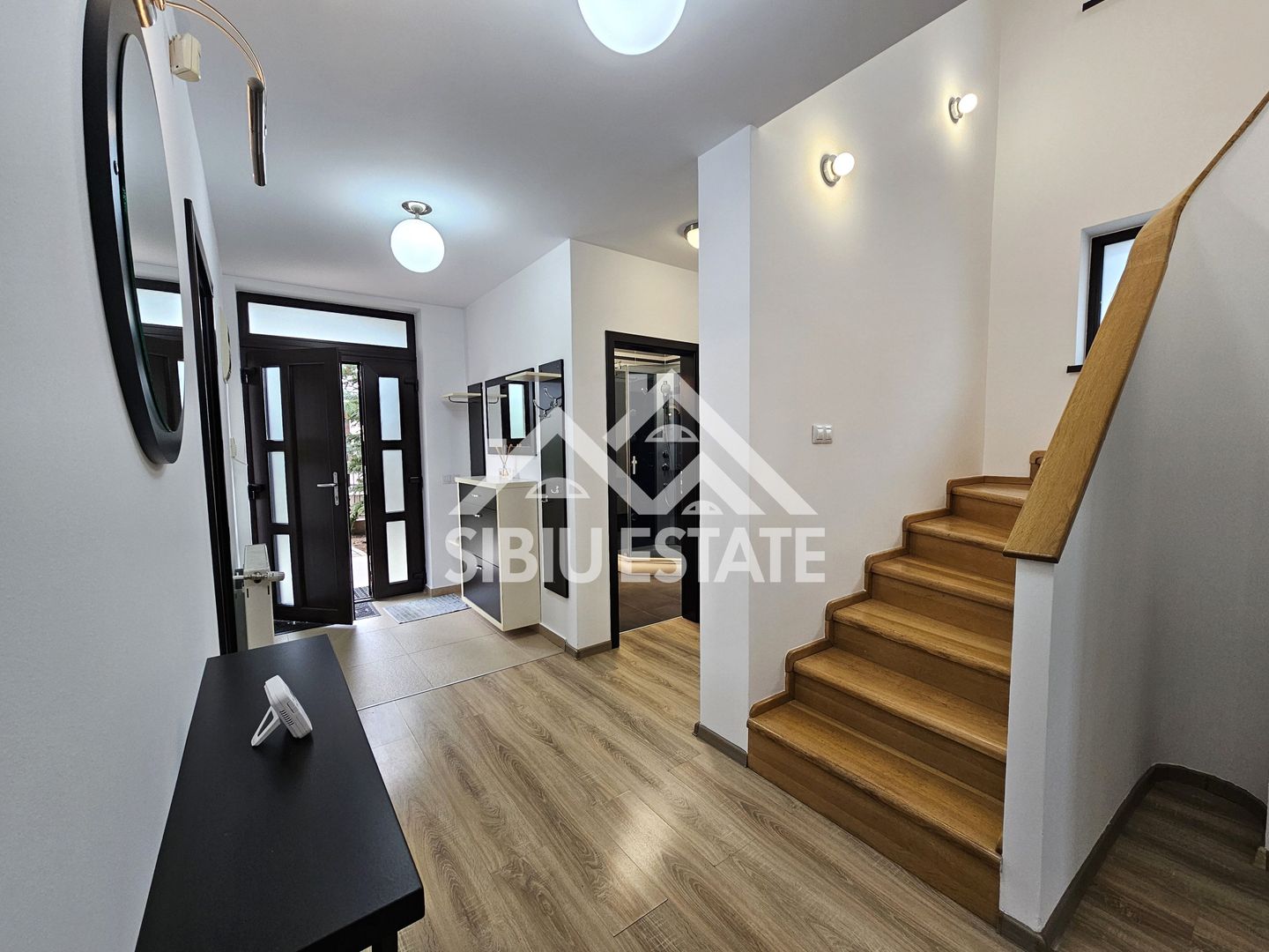 Casa individuala garaj pivnita curte mare - Poză 4