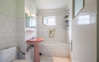 Rezervat Apartament cu 3 camere decomandat in Zona 300 - Poză 9