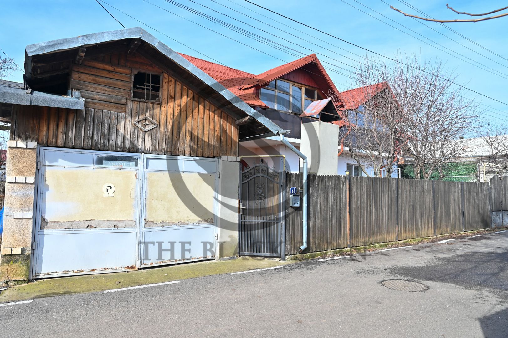 Casa cu 7 camere de vanzare | Zona Centrala, Baicoi | Comision 0% - Poză 1