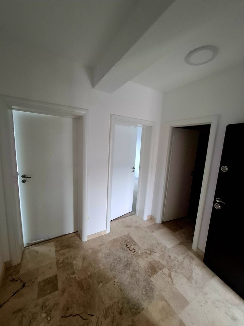 BUFTEA - APARTAMENT 3 CAMERE CU TRERASA SI CURTE. - Poză 12
