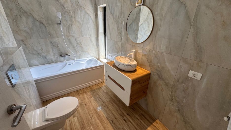 Vile 4 camere Tunari, Zona f buna, asfalt - Poză 3