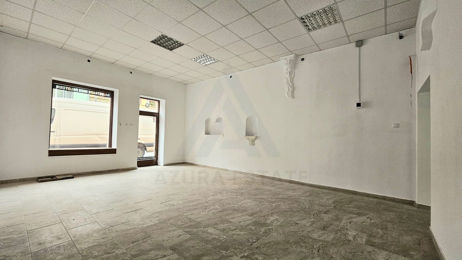 Spațiu Comercial Ultracentral  Zona 9 Mai  Trafic Pietonal Intens - Poză 5