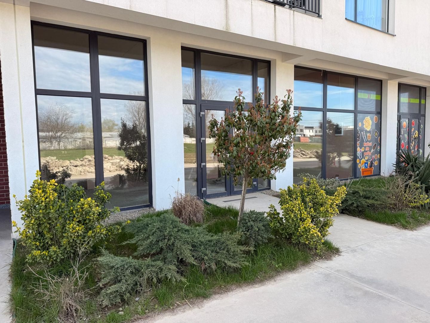 Spatiu Comercial 67 mp Aerocity | Tunari - Poză 1