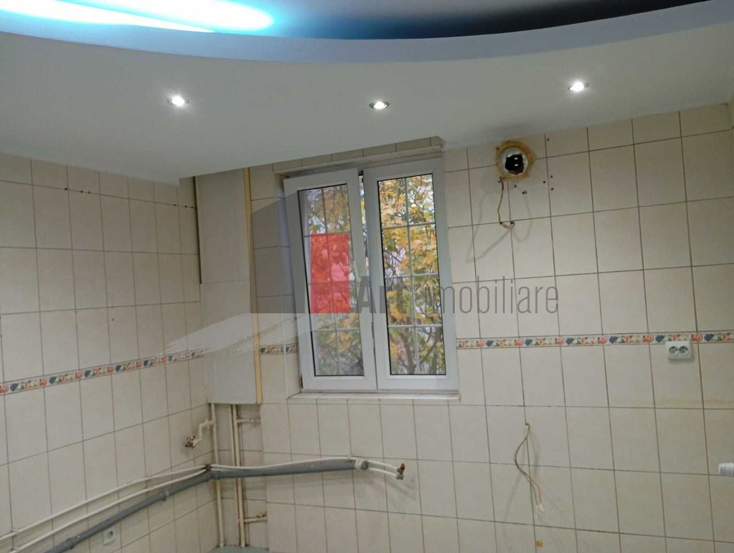 Apartament 2 camere, necesita renovare - Poză 3